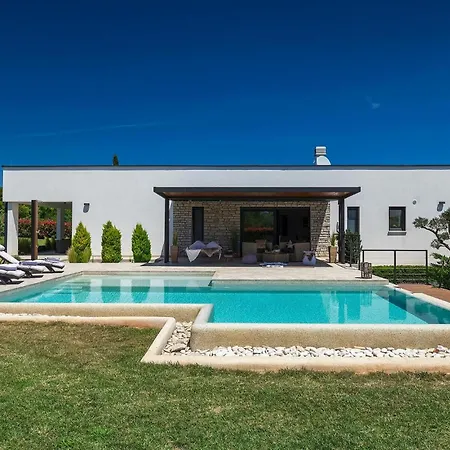 Сasa de vacaciones Momare Pula