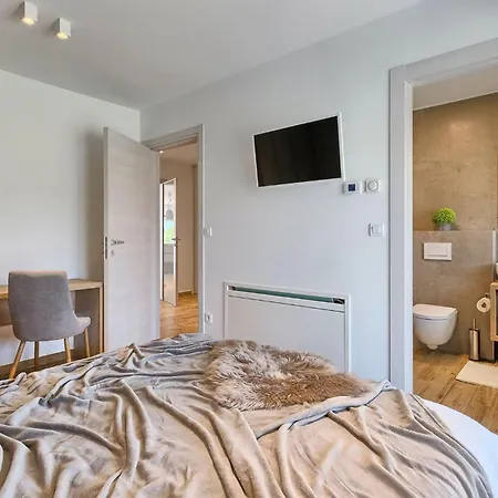 Momare بيت للعطل بولا