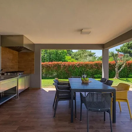 Будинок відпочинку Momare *