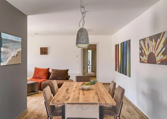 Momare Ferienhaus Pula