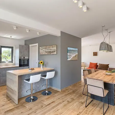 Vikendica Momare Pula