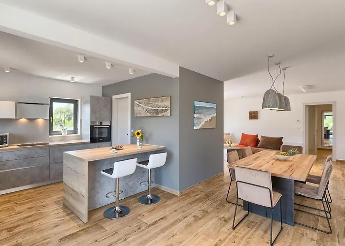 Tatil Evi Momare Pula